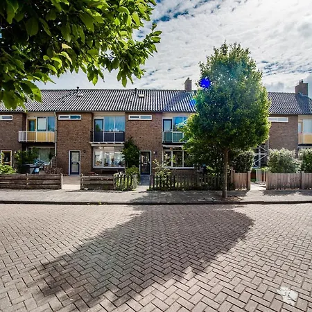 Vakantiehuis Family Jolie Suitable For 4 Adults And 2 Children