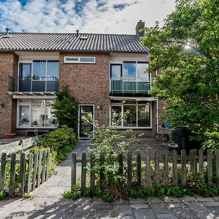 Vakantiehuis Family Jolie Suitable For 4 Adults And 2 Children *